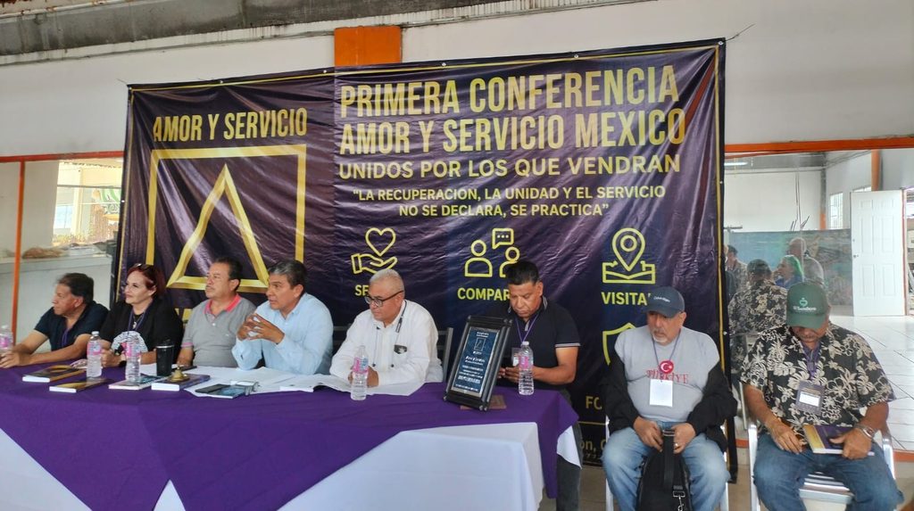 La Mesa de Servico de la 1a Conferencia Nacional de Amor y Servicio México